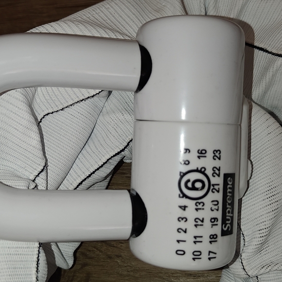 Kryptonite x Supreme x Maison Margiela MM6 Lock - Picture 5 of 5